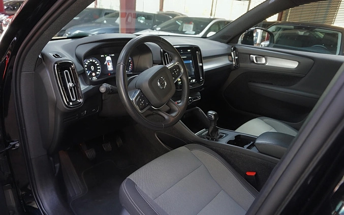 Volvo XC 40 cena 124900 przebieg: 63000, rok produkcji 2020 z Golub-Dobrzyń małe 667